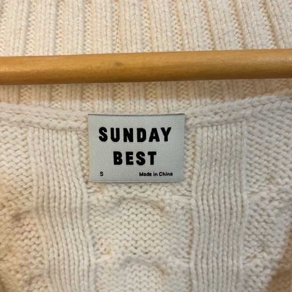 Aritzia Sunday Best Sweater Vest - Picture 2 of 5